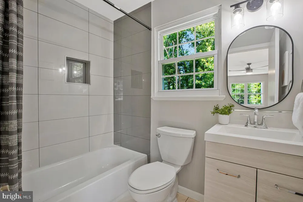 1224 PLEASANT VALLEY DRIVE Baltimore, MD 21228