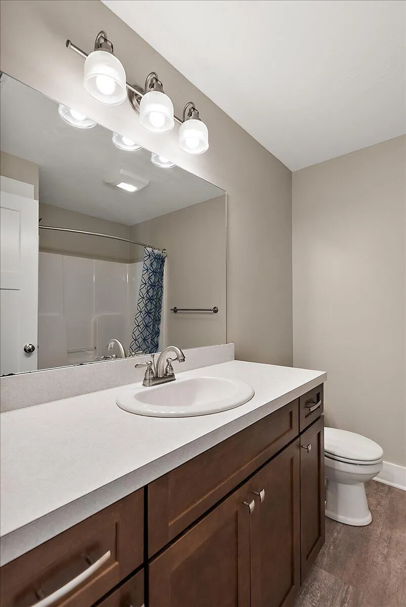 570 Riverbank Circle Zeeland, MI 49464