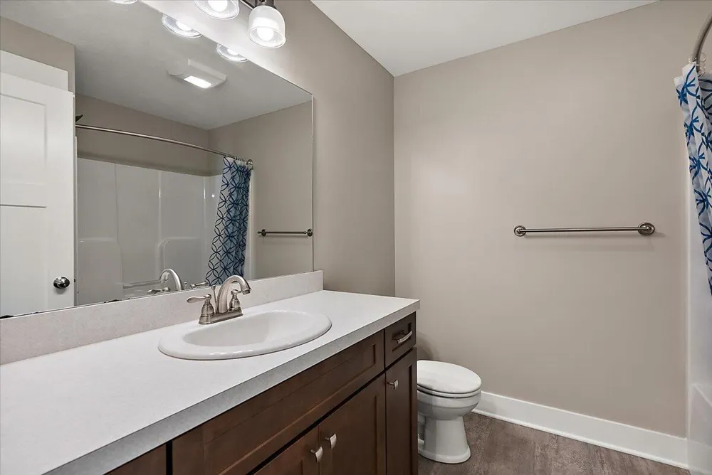 570 Riverbank Circle Zeeland, MI 49464