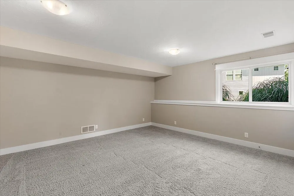 570 Riverbank Circle Zeeland, MI 49464
