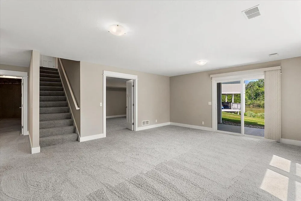 570 Riverbank Circle Zeeland, MI 49464