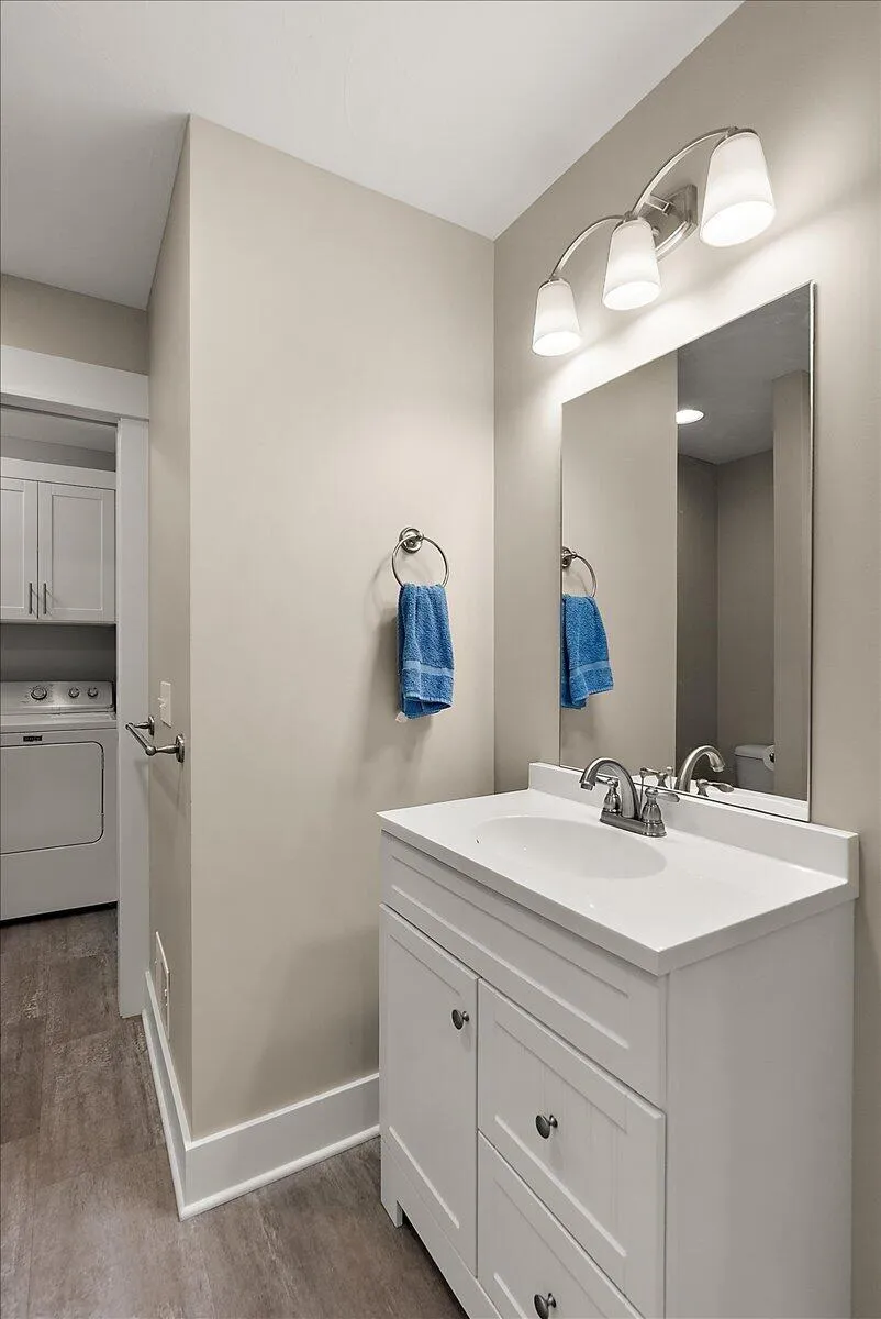 570 Riverbank Circle Zeeland, MI 49464