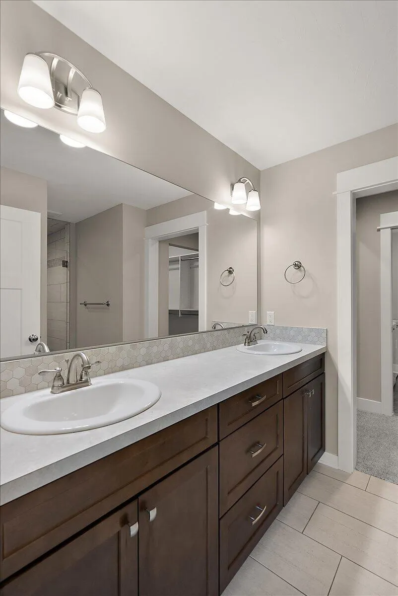 570 Riverbank Circle Zeeland, MI 49464