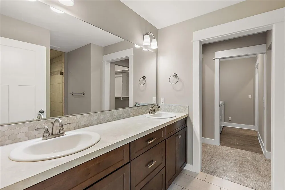 570 Riverbank Circle Zeeland, MI 49464