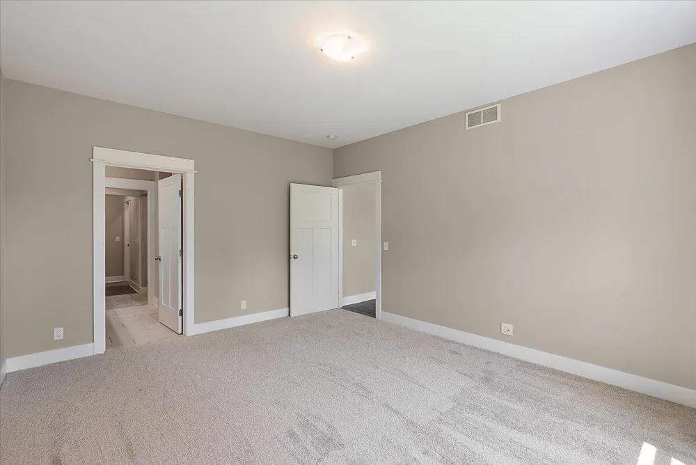570 Riverbank Circle Zeeland, MI 49464