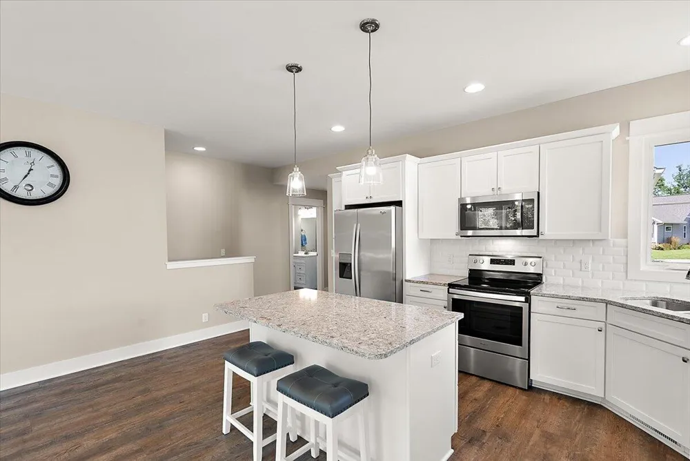 570 Riverbank Circle Zeeland, MI 49464