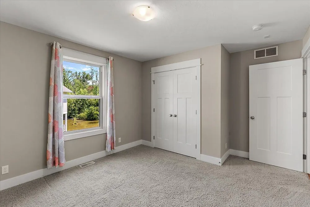 570 Riverbank Circle Zeeland, MI 49464