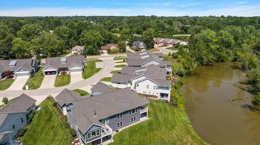 570 Riverbank Circle Zeeland, MI 49464