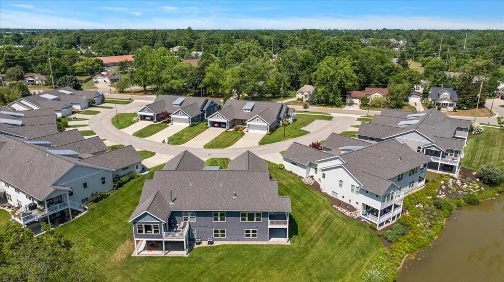 570 Riverbank Circle Zeeland, MI 49464