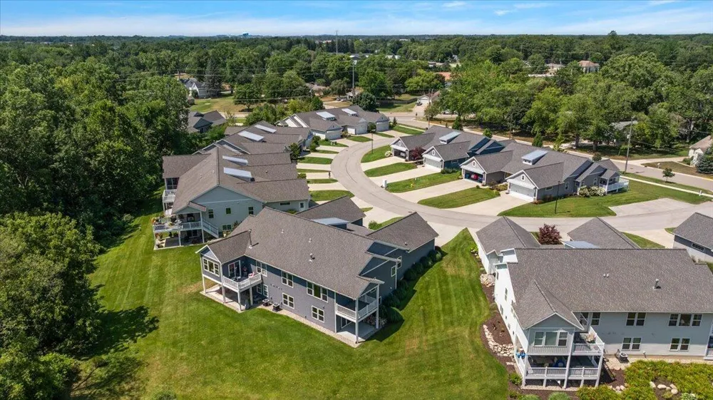 570 Riverbank Circle Zeeland, MI 49464