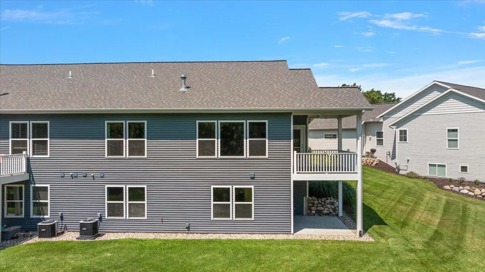 570 Riverbank Circle Zeeland, MI 49464