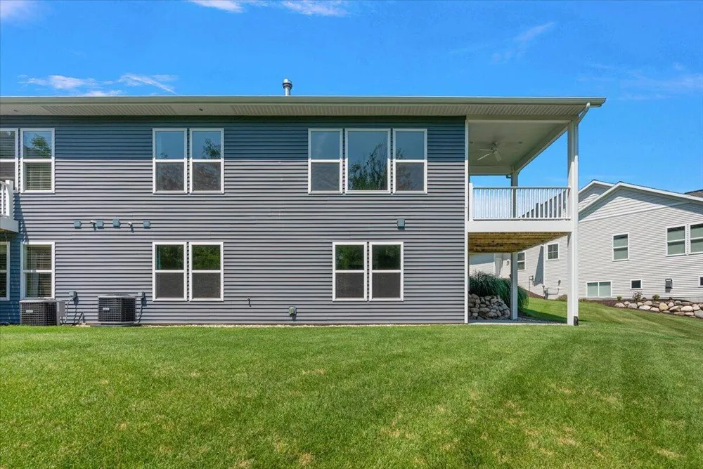 570 Riverbank Circle Zeeland, MI 49464