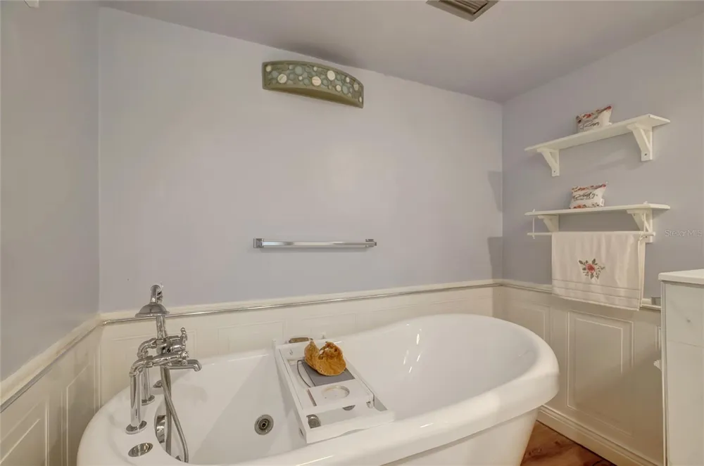 1581 GULF BOULEVARD #302N Clearwater Beach, FL 33767