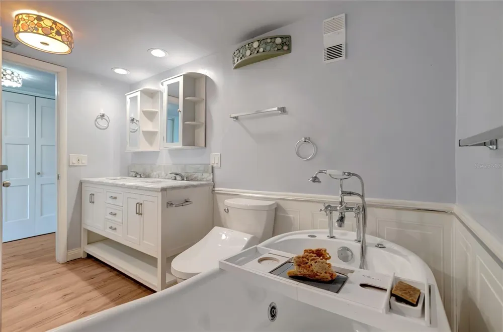 1581 GULF BOULEVARD #302N Clearwater Beach, FL 33767