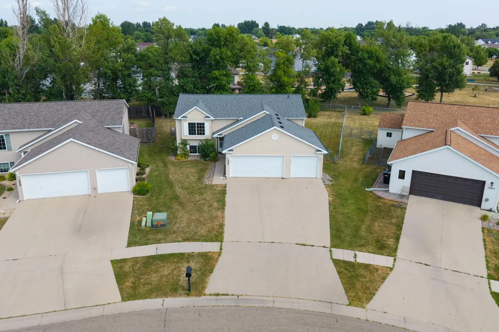 1860 Huntington Lane West Fargo, ND 58078