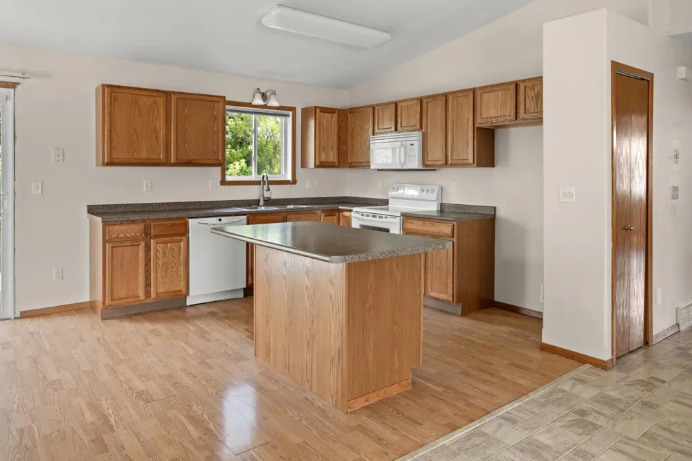 1860 Huntington Lane West Fargo, ND 58078