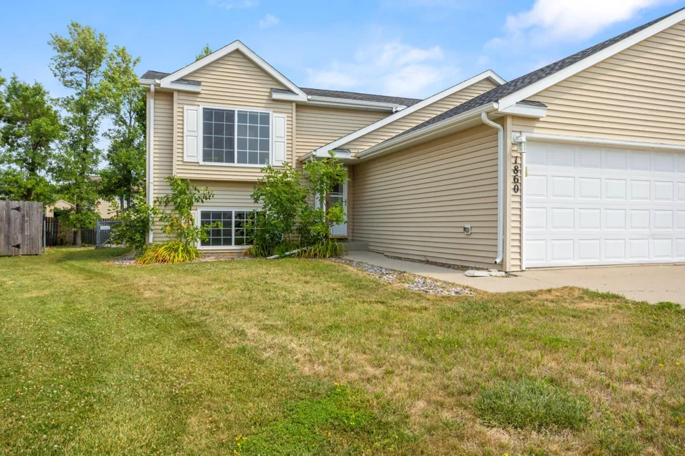 1860 Huntington Lane West Fargo, ND 58078