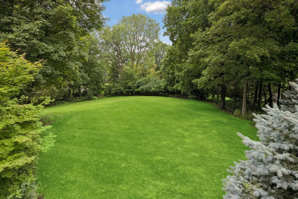 475 Highcroft Road Wayzata, MN 55391