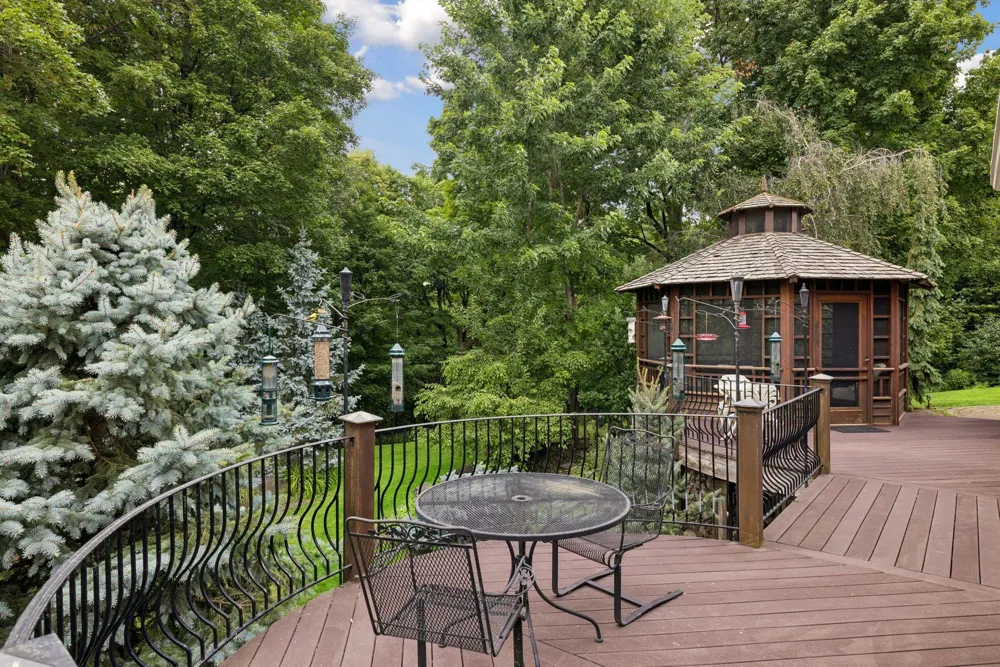 475 Highcroft Road Wayzata, MN 55391