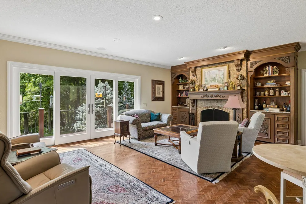 475 Highcroft Road Wayzata, MN 55391