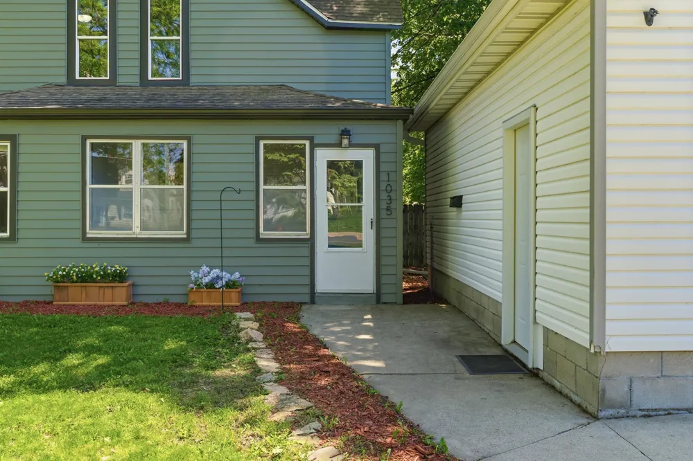 1035 E Main Street Mankato, MN 56001