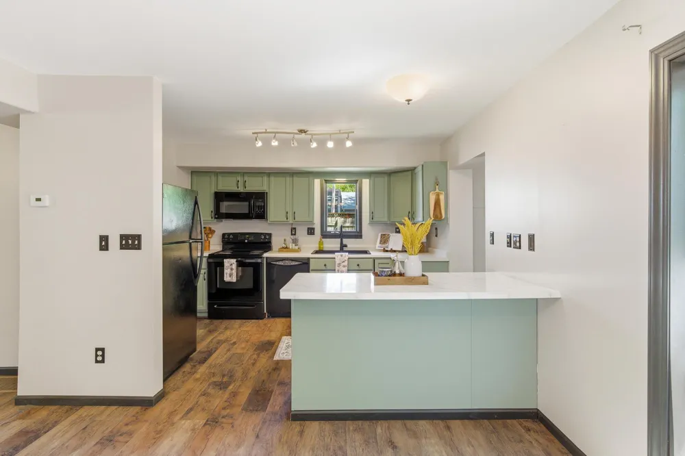 1035 E Main Street Mankato, MN 56001