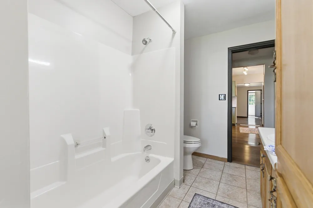1035 E Main Street Mankato, MN 56001