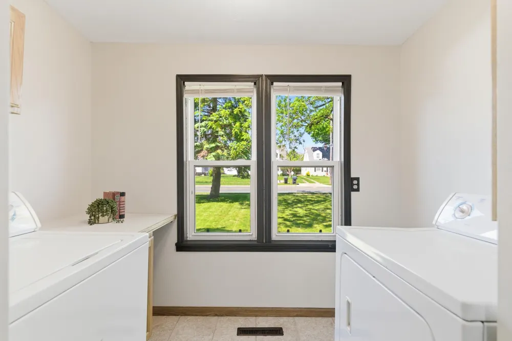 1035 E Main Street Mankato, MN 56001