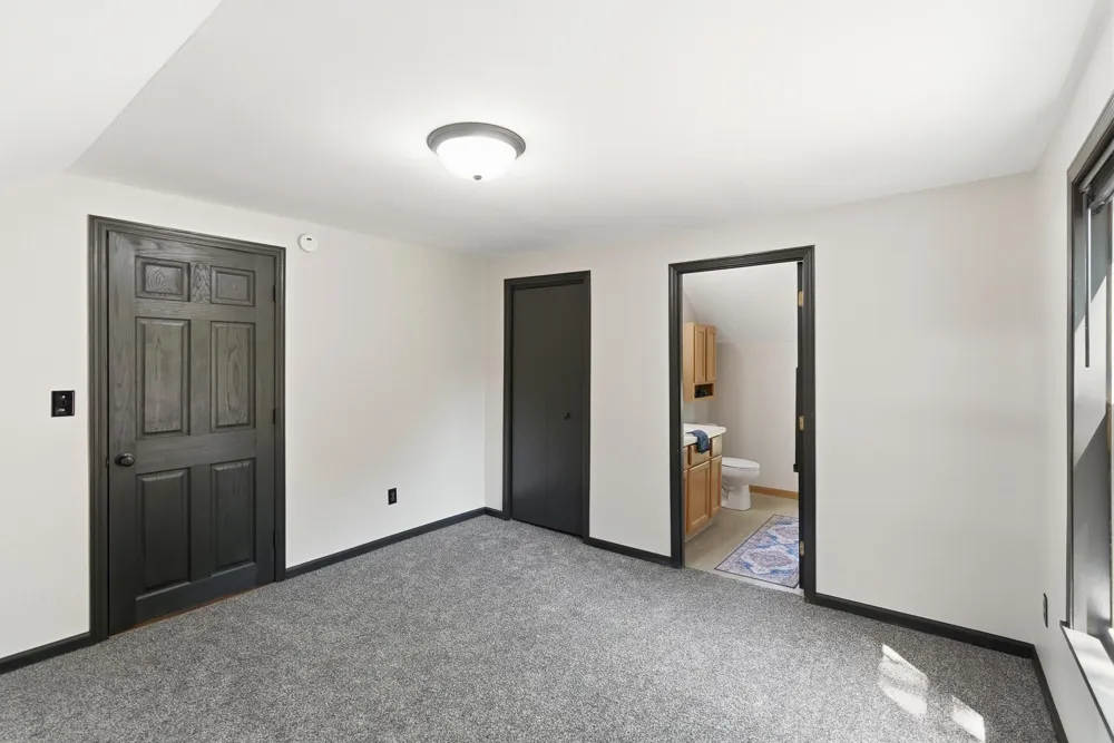 1035 E Main Street Mankato, MN 56001