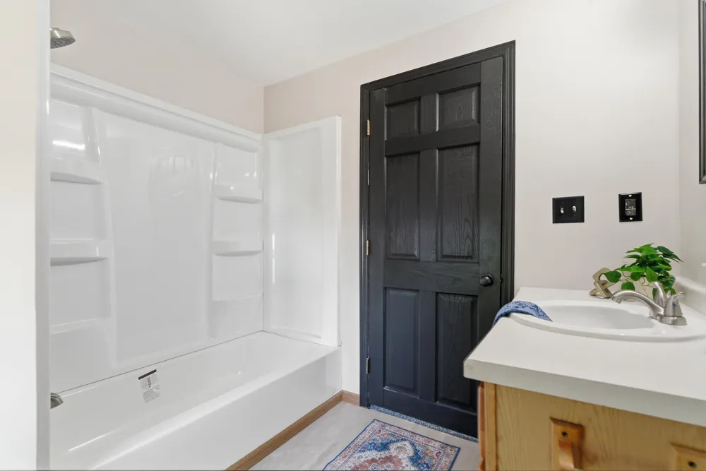 1035 E Main Street Mankato, MN 56001