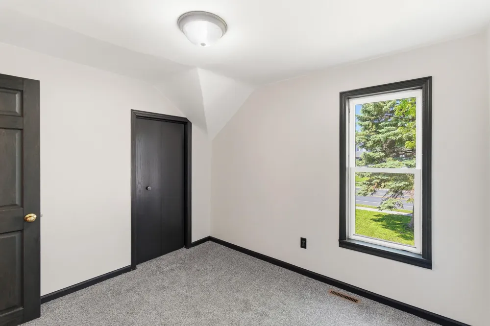 1035 E Main Street Mankato, MN 56001