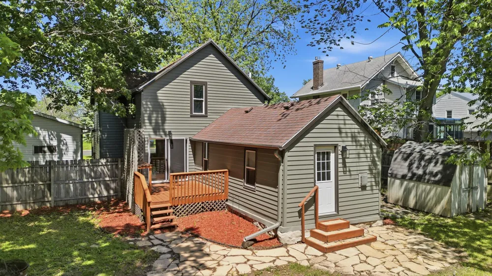 1035 E Main Street Mankato, MN 56001