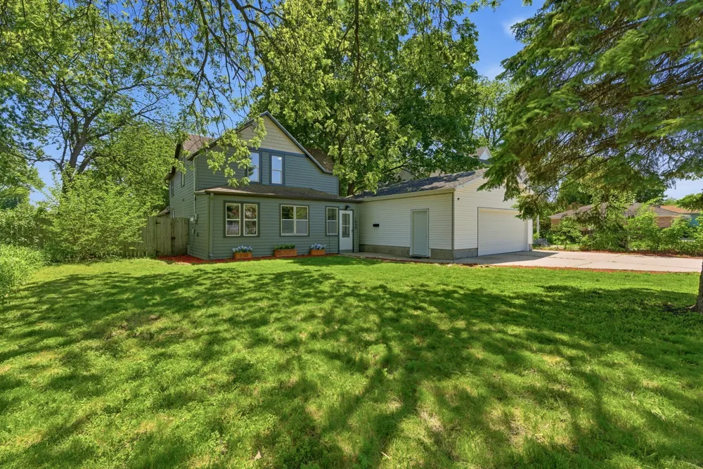 1035 E Main Street Mankato, MN 56001