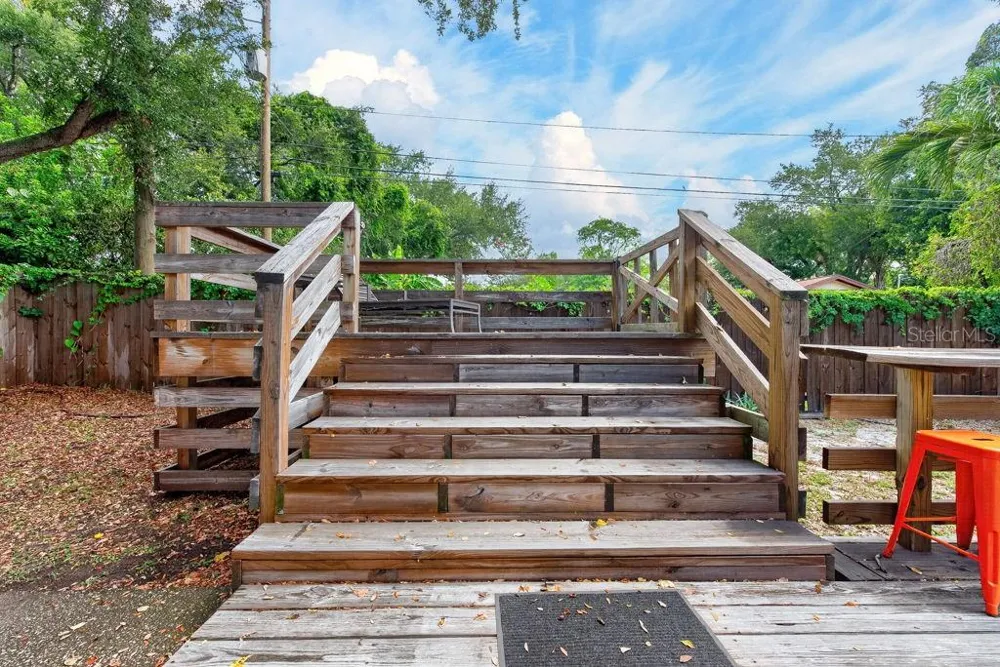 610 1ST AVENUE NE Largo, FL 33770