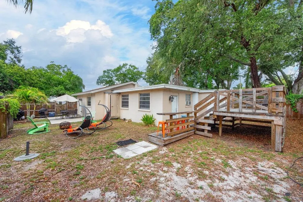 610 1ST AVENUE NE Largo, FL 33770