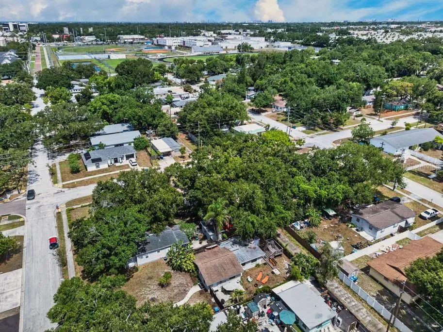 610 1ST AVENUE NE Largo, FL 33770