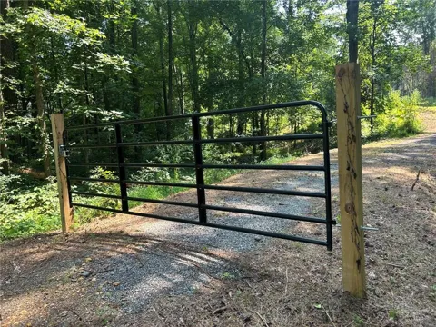 38 Stamp Creek Road NE
