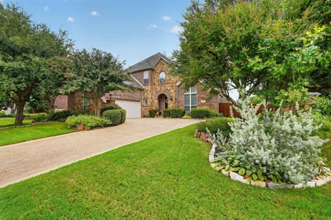 2340 Hedgewood Lane
