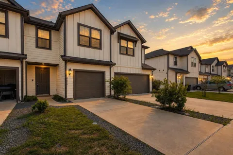 27915 Western Creek Court
