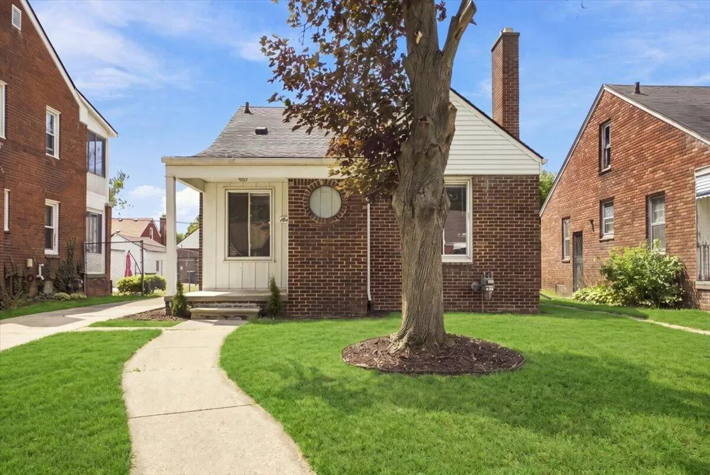 16143 Oakfield Street Detroit, MI 48235