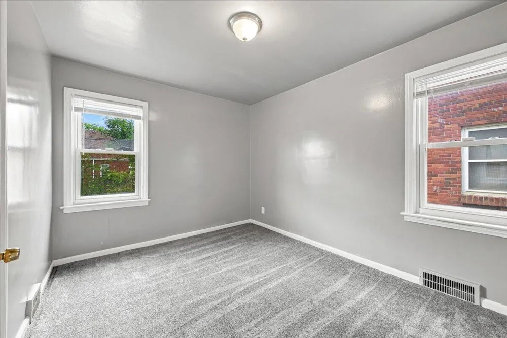 16143 Oakfield Street Detroit, MI 48235