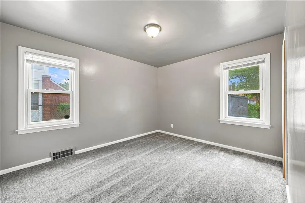 16143 Oakfield Street Detroit, MI 48235