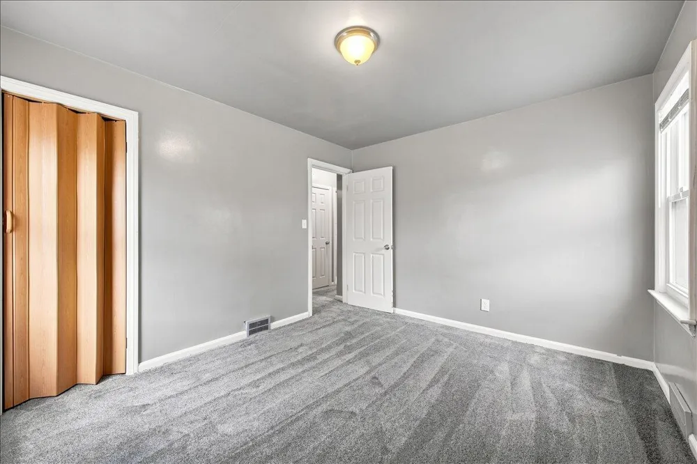 16143 Oakfield Street Detroit, MI 48235