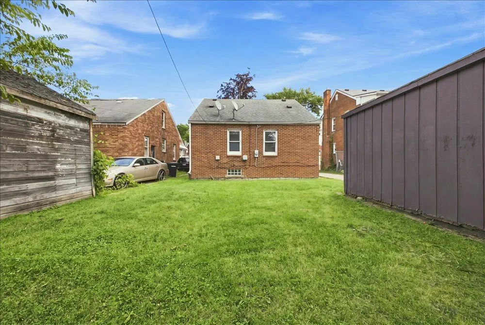 16143 Oakfield Street Detroit, MI 48235