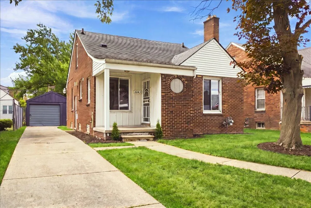 16143 Oakfield Street Detroit, MI 48235