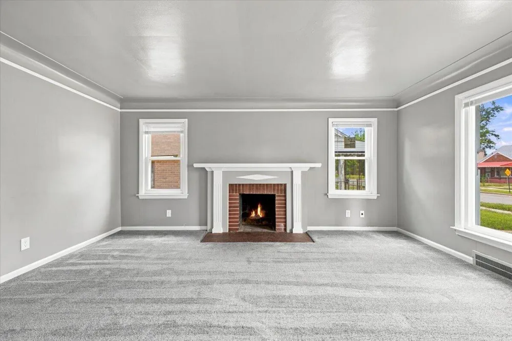16143 Oakfield Street Detroit, MI 48235