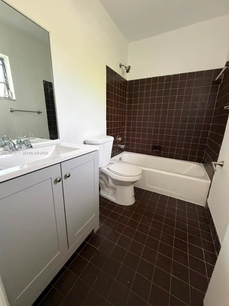 4045 SW 68th Way #5-I Miramar, FL 33023