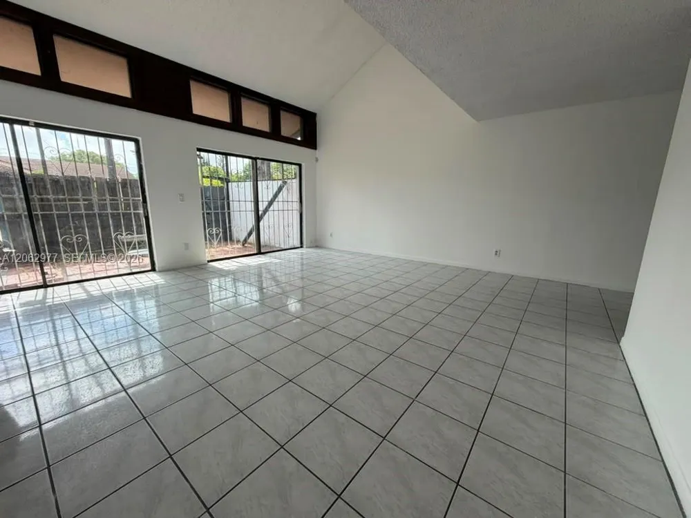 4045 SW 68th Way #5-I Miramar, FL 33023