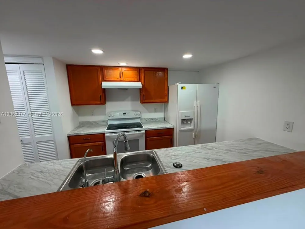 4045 SW 68th Way #5-I Miramar, FL 33023