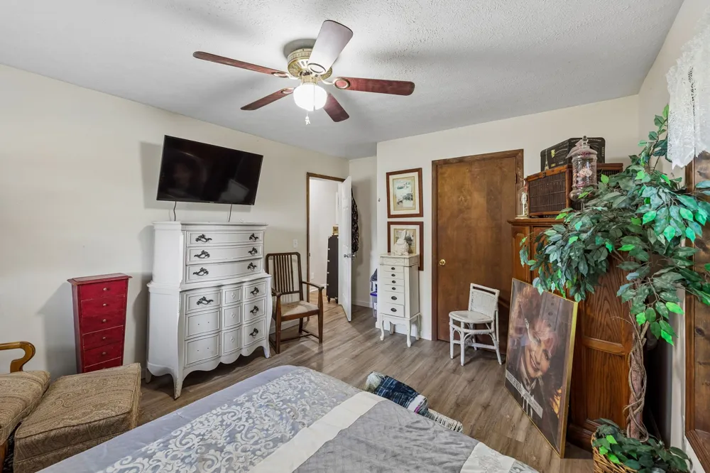 9680 Highway 25 E Hartsville, TN 37074